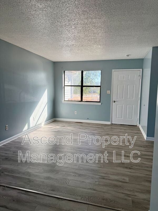 Building Photo - 2701 NW Georgetown Dr