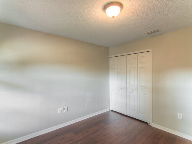 Building Photo - 3667 Queens Cove Blvd