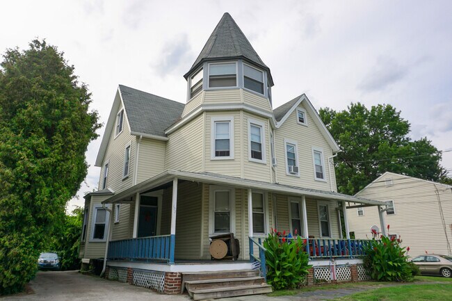 Exterior - 107 Ridgeway Ave