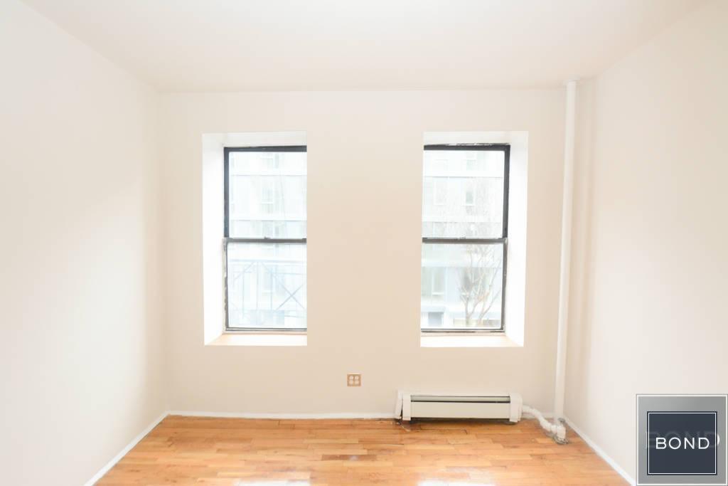 Building Photo - 539 W 49th St