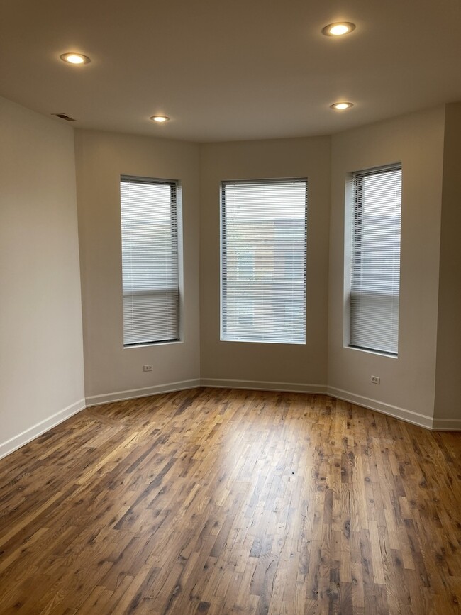 Foto del edificio - 4041 S Calumet Ave