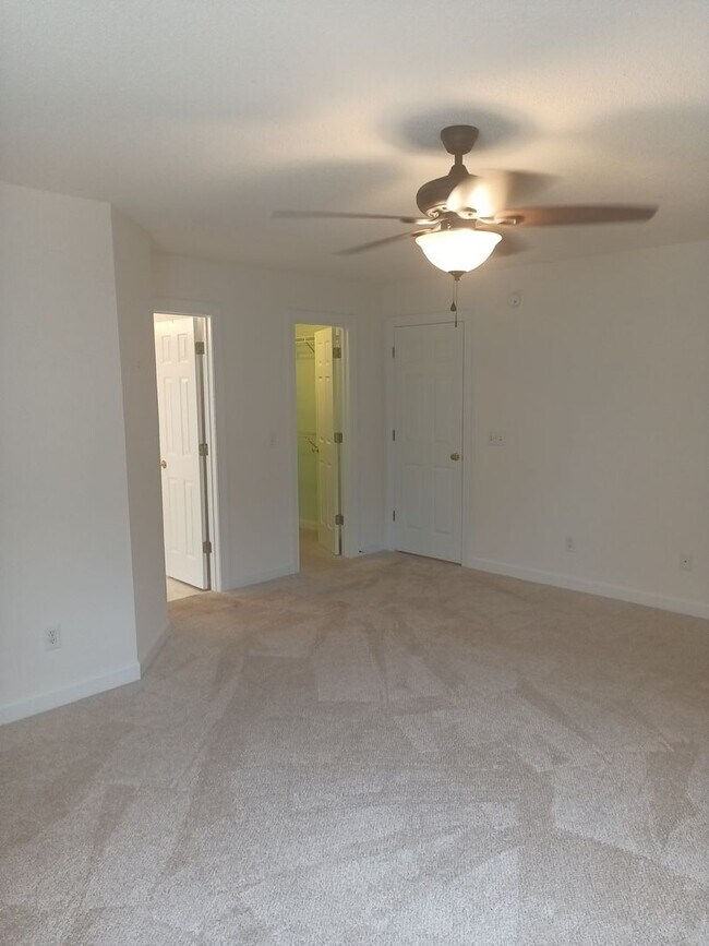 Foto del edificio - Riverwood VIII