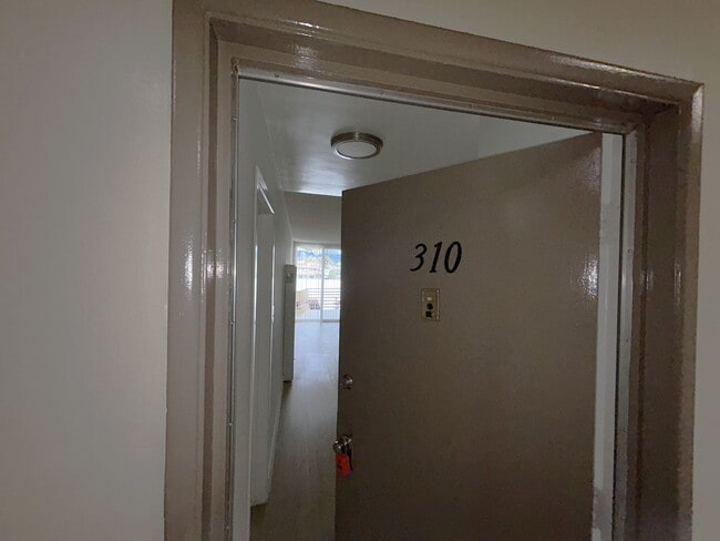 Foto del edificio - 327 Normandie Ave