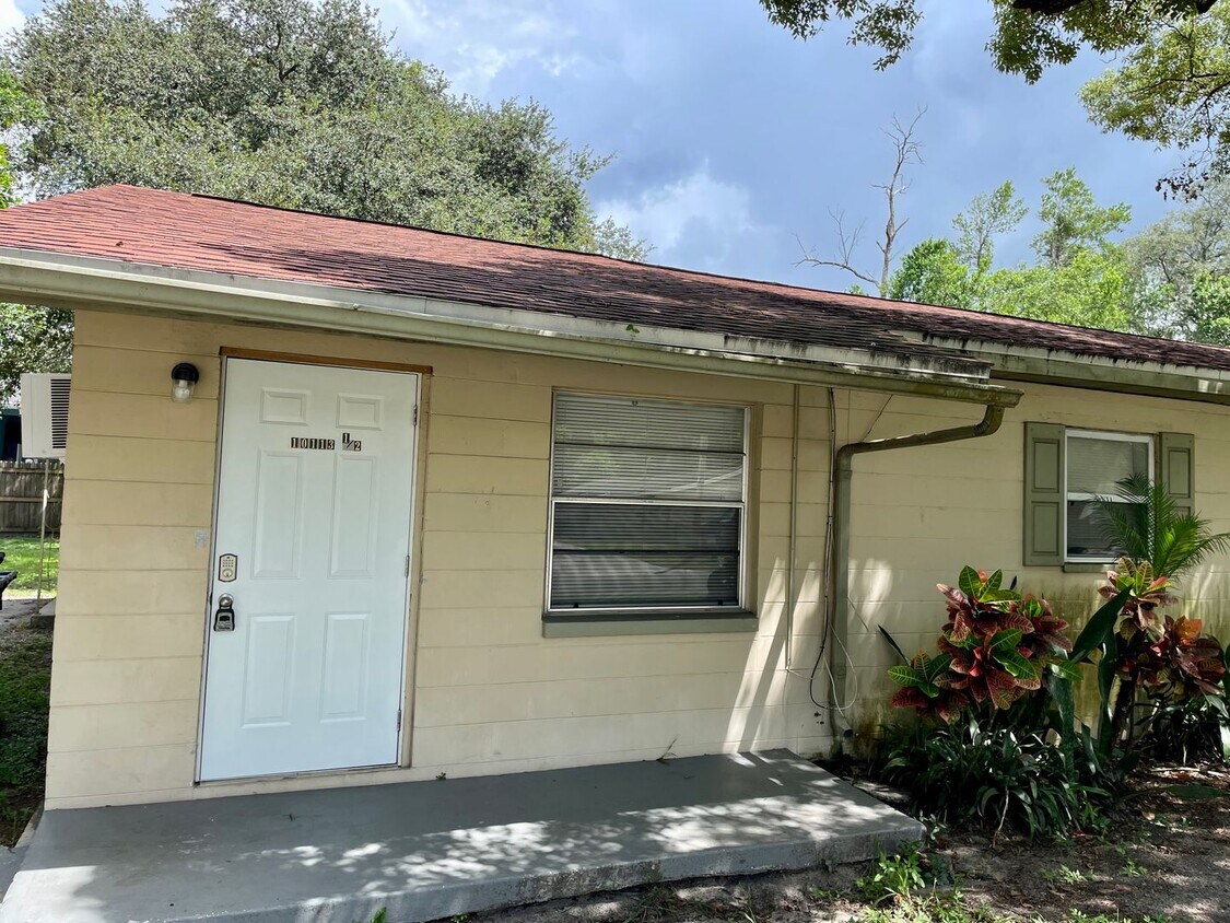 Primary Photo - 10113 N Lantana Ave