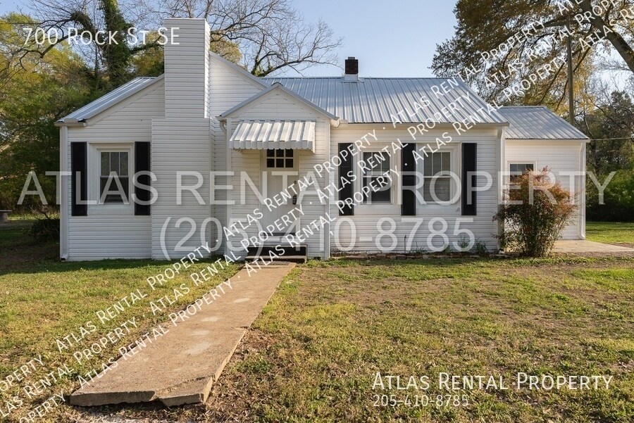 Primary Photo - 700 Rock Street SE, Hartselle Al 35640