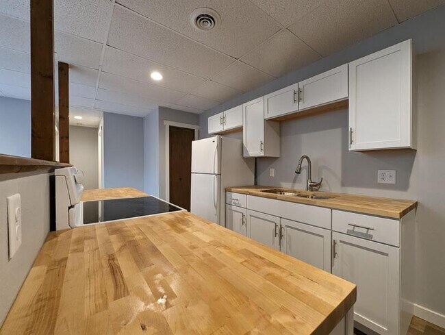 Foto del edificio - 106 N 1st St