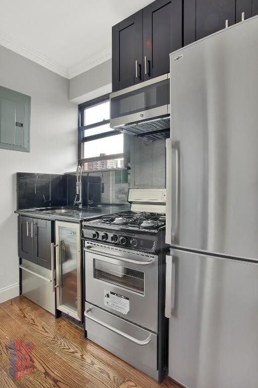 Foto principal - 212 E 105th St
