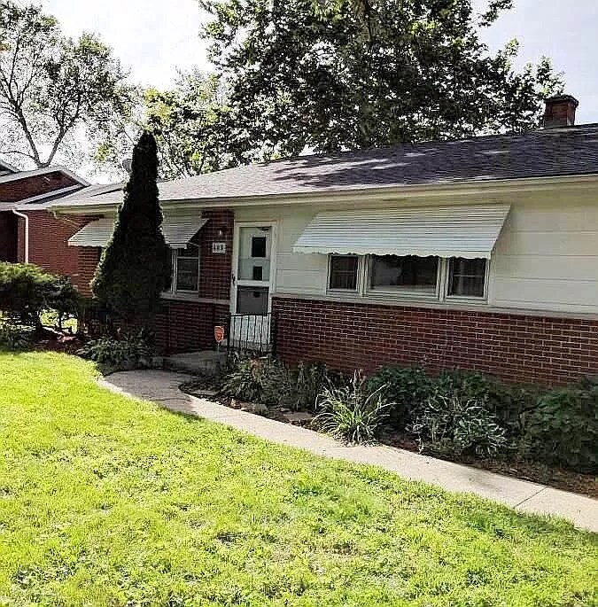 1S600 Halsey Rd, Oakbrook Terrace, IL 60181 House Rental in Oakbrook