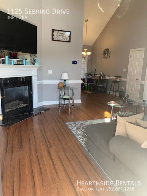 Photo - 1125 Sebring Dr House