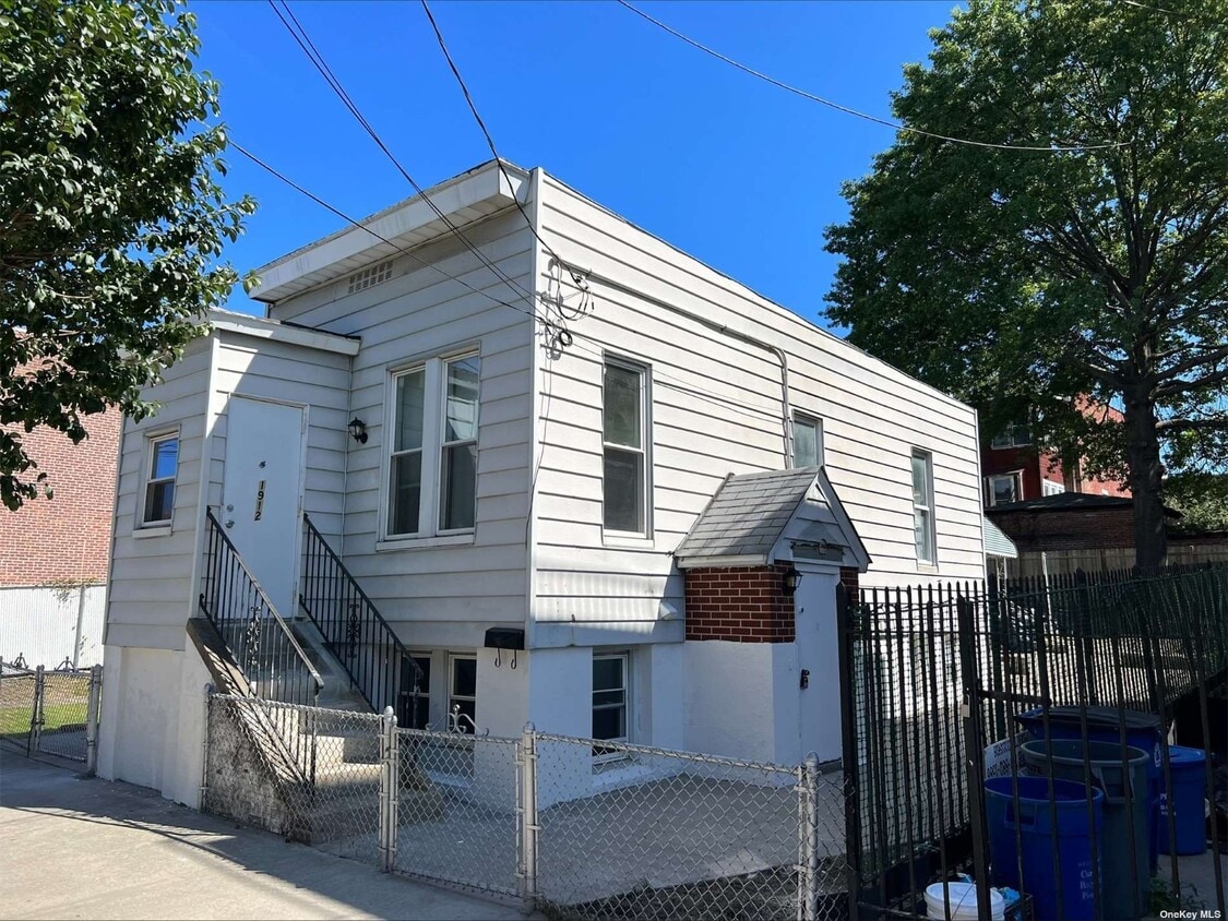 1912 Pilgrim Ave, The Bronx, NY 10461 House Rental in The Bronx, NY