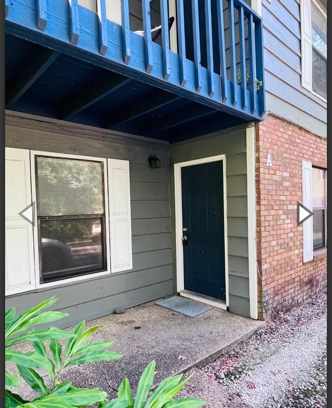 Building Photo - 581 Holyoke Ct