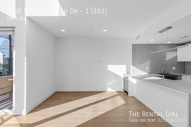 Foto del edificio - 2000 Beachwood Dr