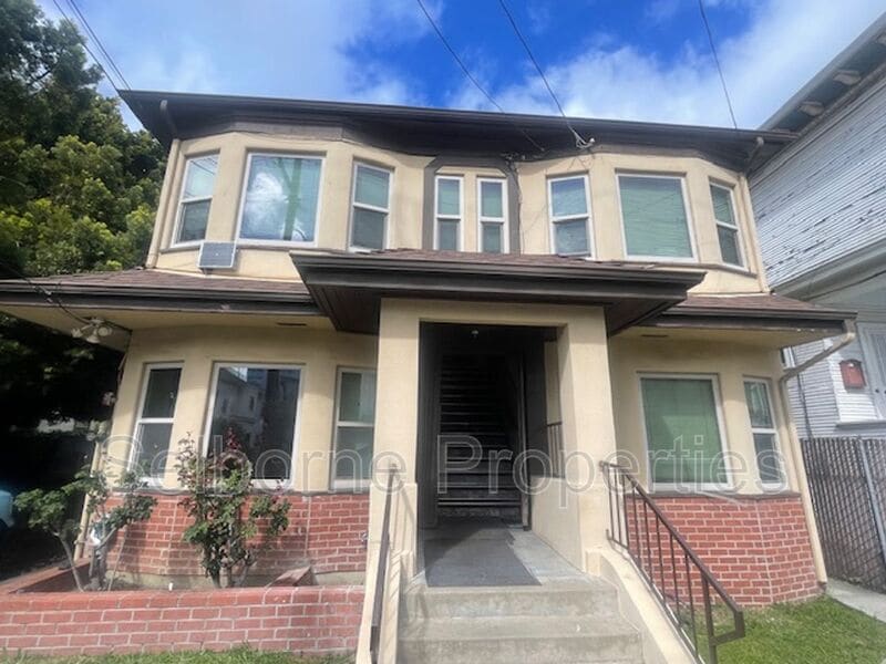 Primary Photo - 522 41st St