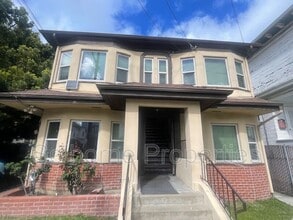 Building Photo - 522 41st St