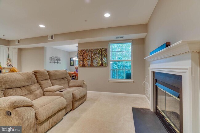 Building Photo - 4130 Monument Ct
