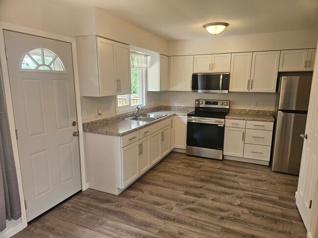 Kitchen - 923 Norwood Rd
