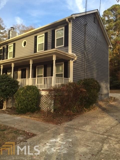 Building Photo - 979 Lake Dr