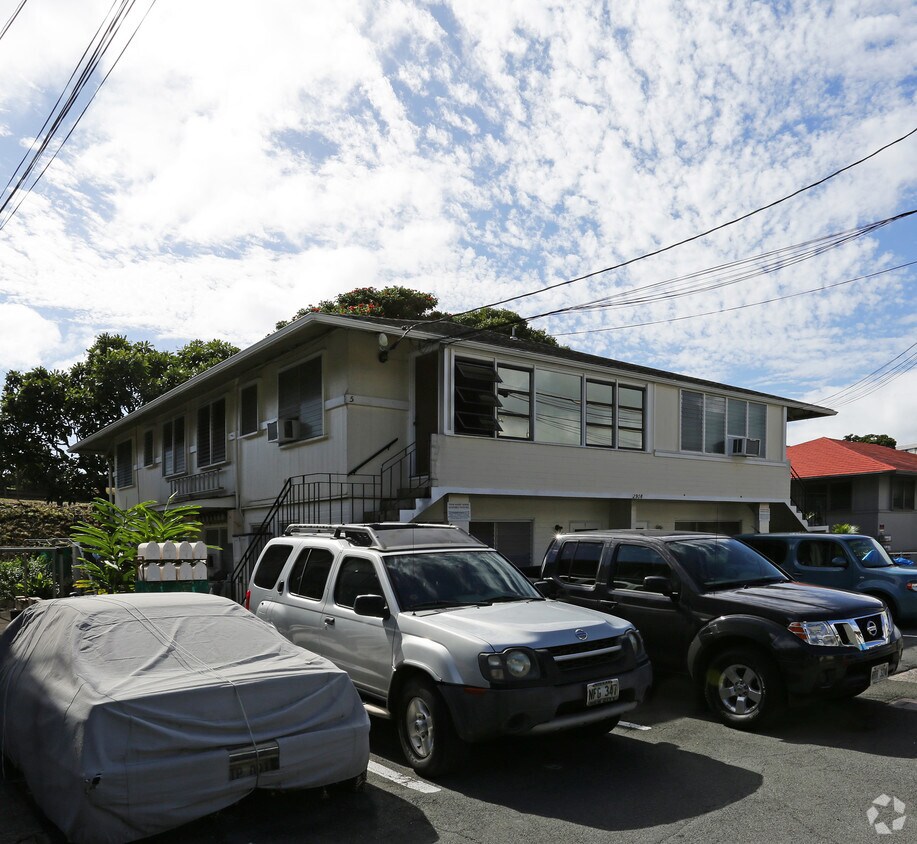 Building Photo - 2908 Varsity Cir