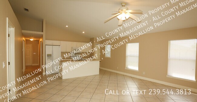 Foto del edificio - 4754 Leonard Blvd S