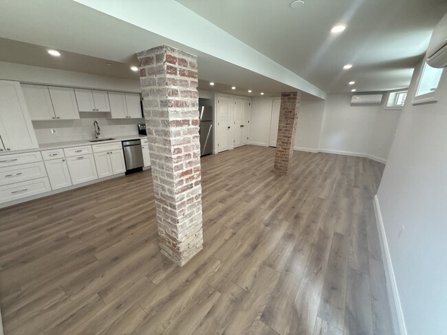Building Photo - 1755 Lamont St NW