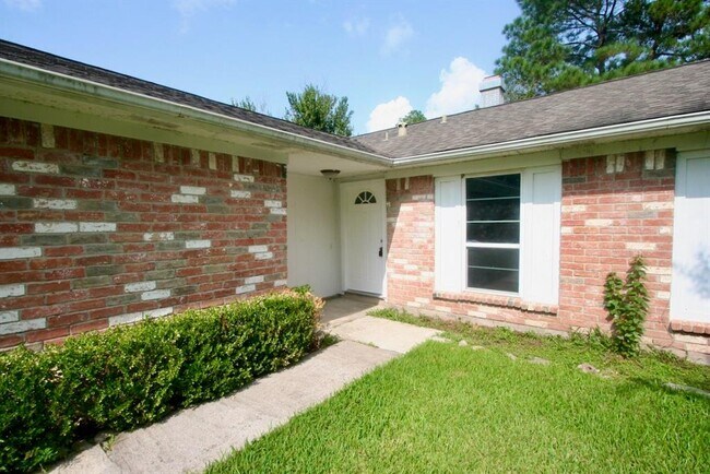 Building Photo - 20117 Misty Pines Dr