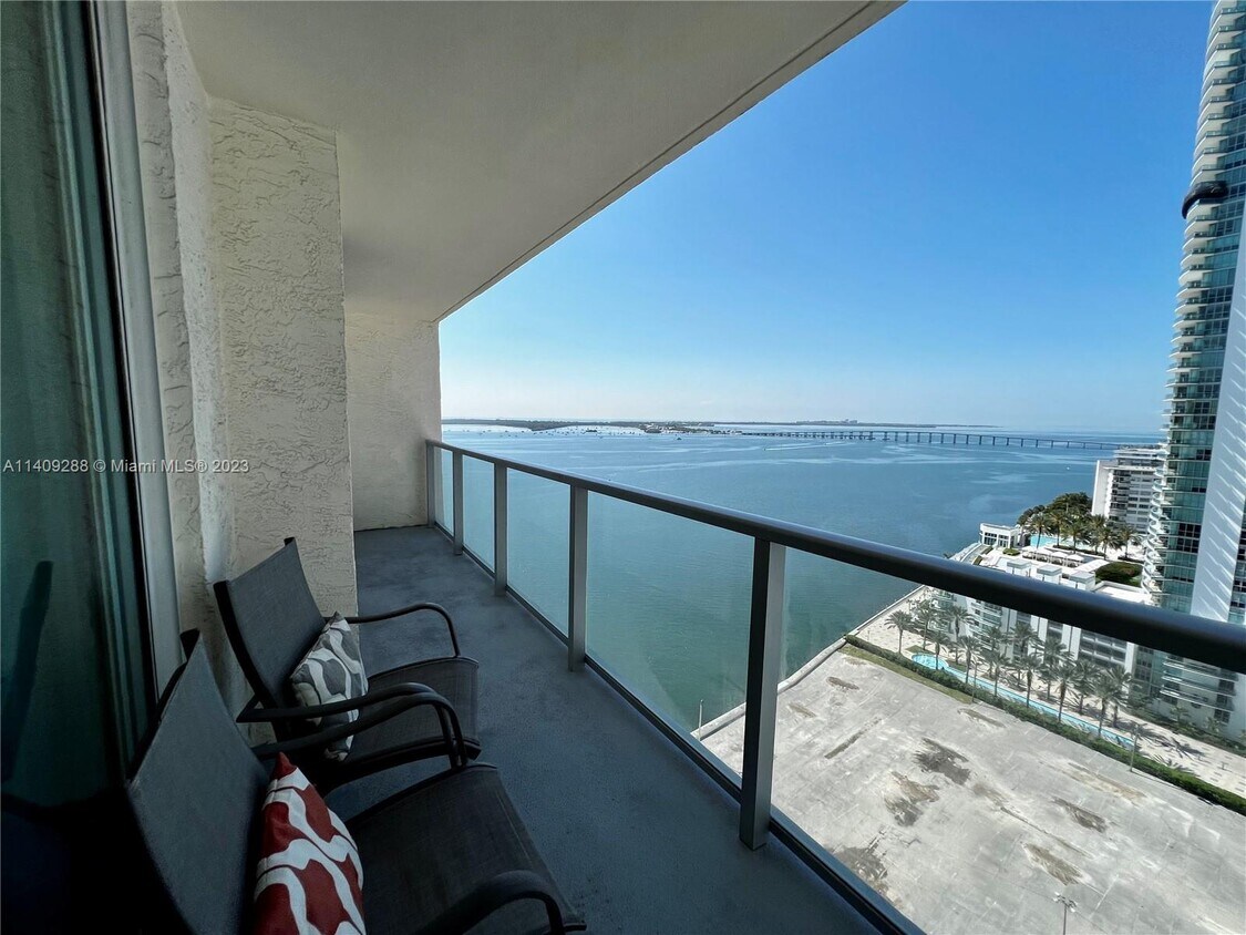 Primary Photo - 1155 Brickell Bay Dr