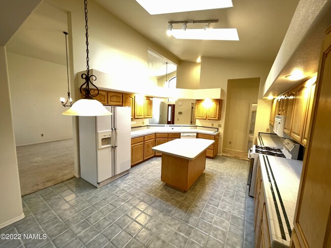 Building Photo - 4571 E Flintwood Ln