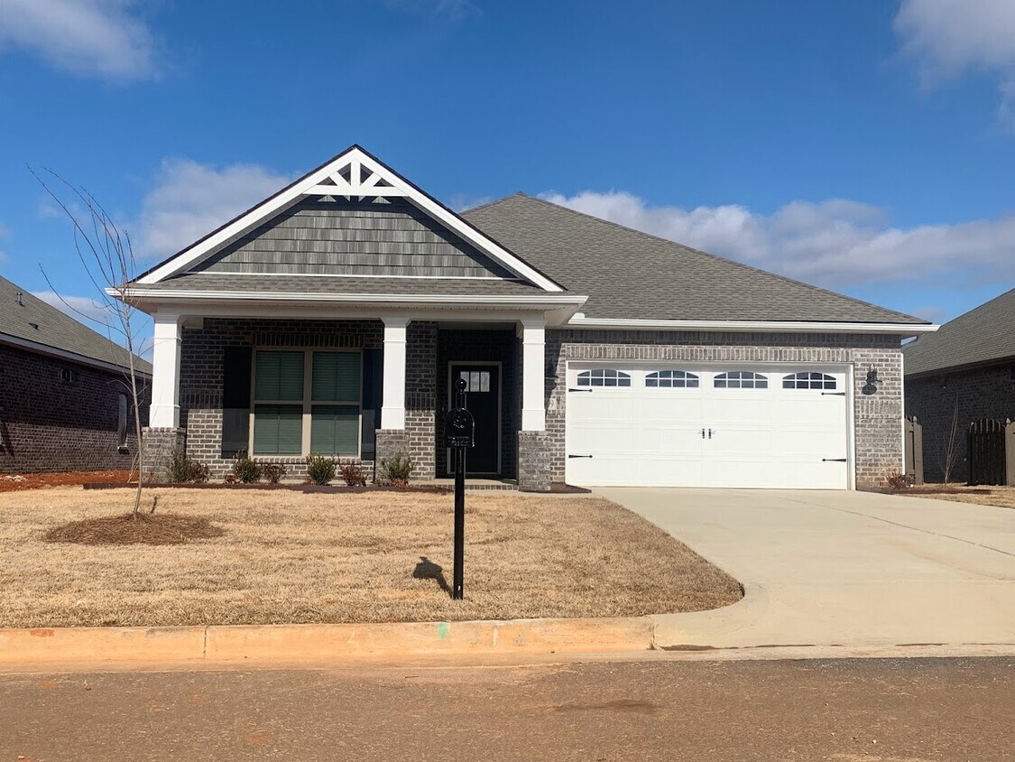 Foto principal - 21909 Shearwater Dr