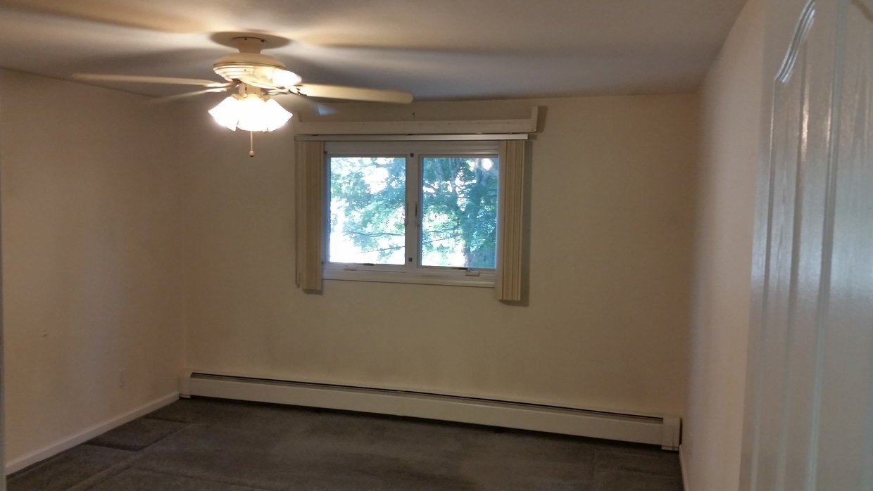 Master Bedroom - 68 Westwood Ave