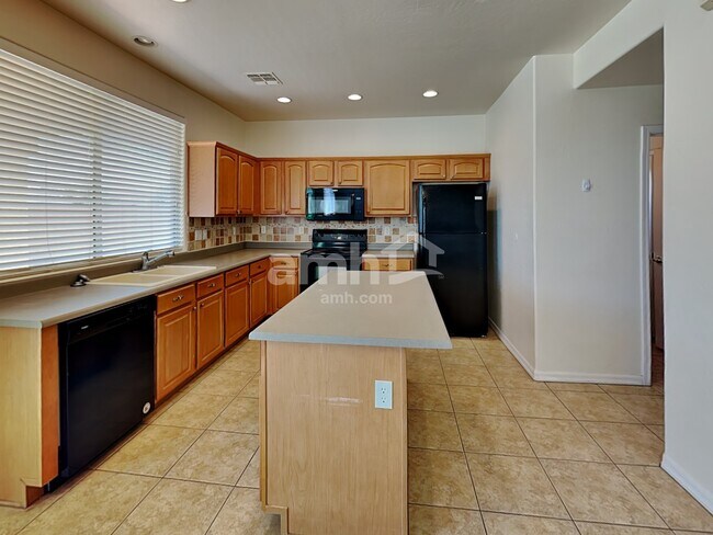 Foto del edificio - 14493 W Weldon Ave