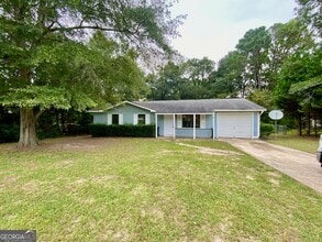 Building Photo - 301 New Cir Dr