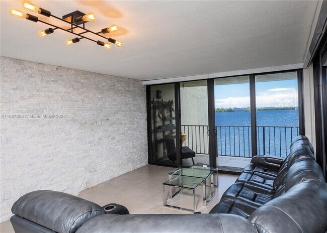 Building Photo - 7751 NE Bayshore Ct