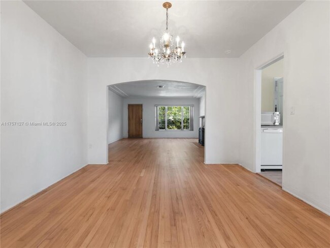 Foto del edificio - 3 bedroom in Miami FL 33147