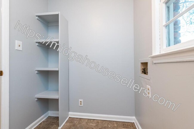 Building Photo - 2851 Bob O Link Dr