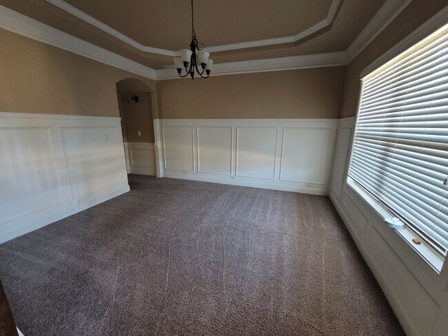 Building Photo - Large Home near BACK GATE!  Must Qualify