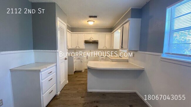 Foto del edificio - 2112 2nd St