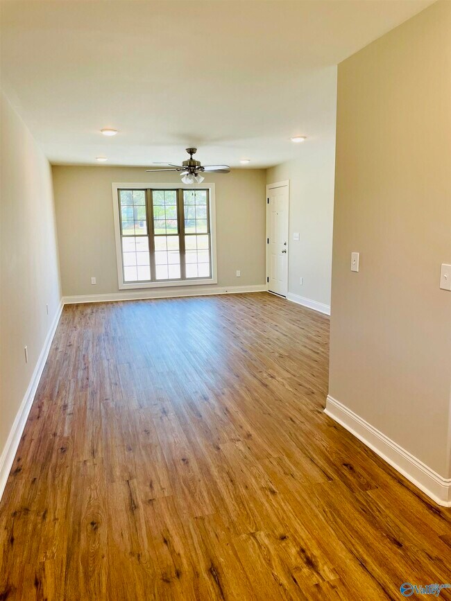 Foto del edificio - 17705 Parker Rd