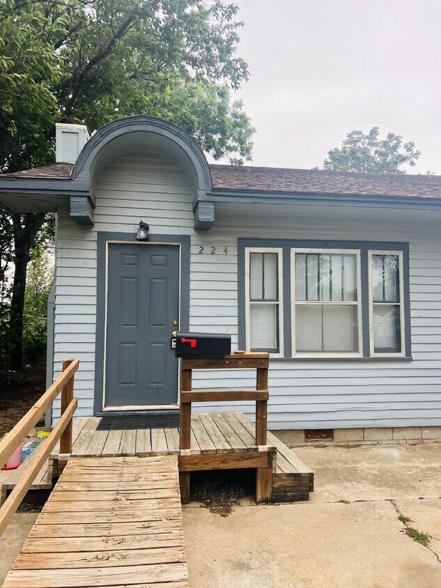 224 W Iowa Ave, Enid, OK 73701 Room for Rent in Enid, OK