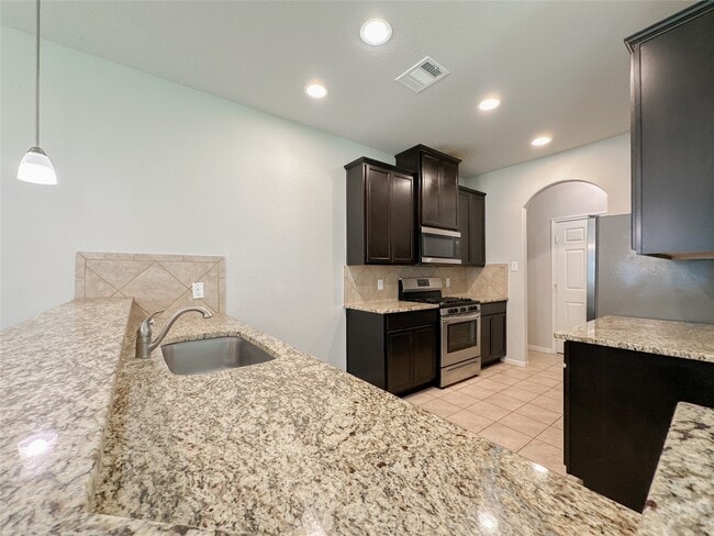 Building Photo - 105 Camelot Pl Ct