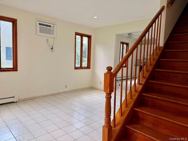 Building Photo - 110 Baron De Hirsch Rd