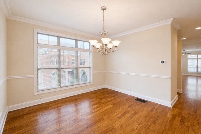 Building Photo - Gated Johns Creek End-Unit Townhome | 3BR / 3.5BA | Minutes to Avalon & GA-400