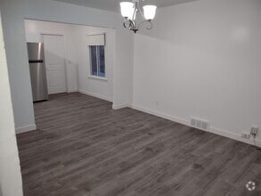 Building Photo - 2315 Rochester Ct