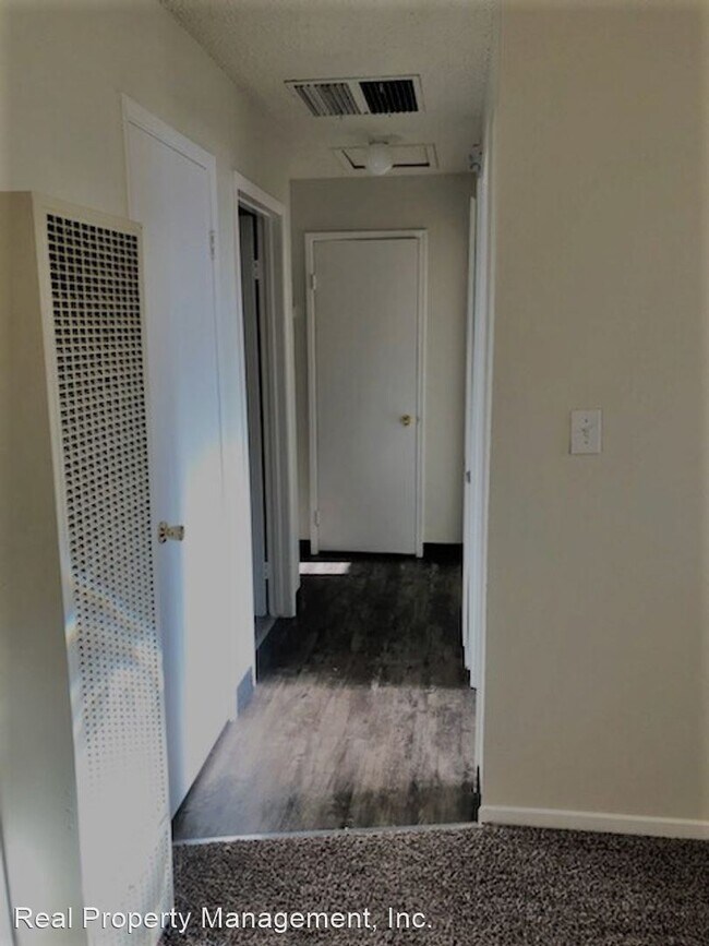 Foto del edificio - 3 br, 1 bath House - 3870 Mercury Drive
