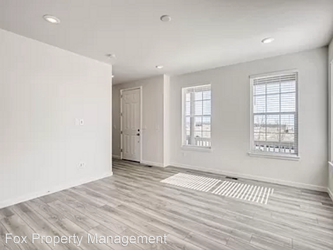 Foto del edificio - 2 br, 2.5 bath House - 17713 Olive Street