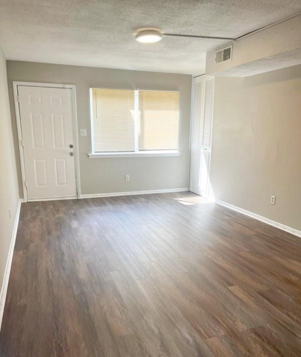Foto del edificio - 3300 College St