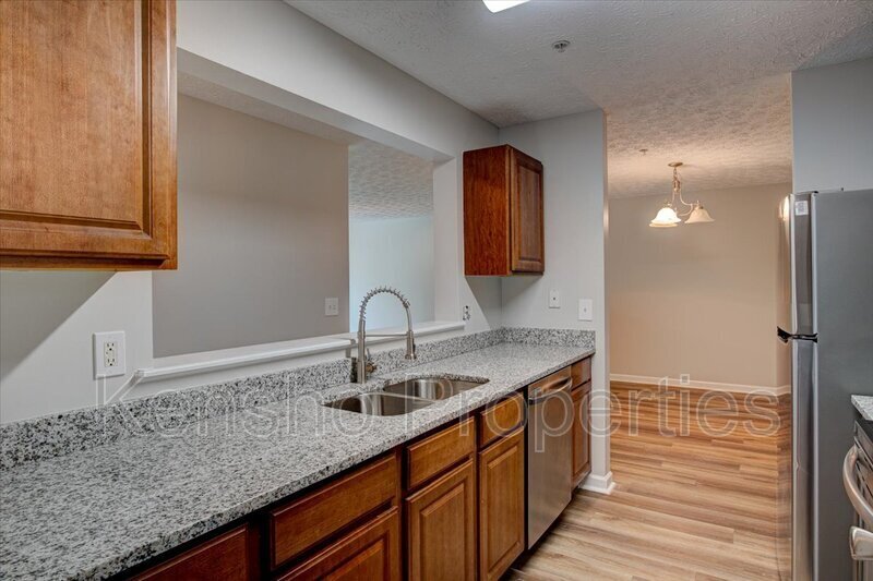 Foto principal - 5302 Fairington Club Dr