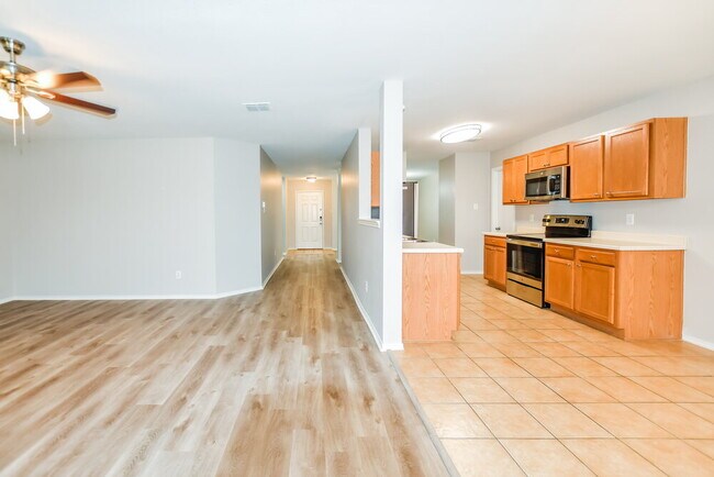 Building Photo - 1056 Bumble Bee Dr