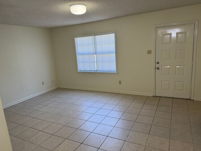 Building Photo - 3109-B Quail Court