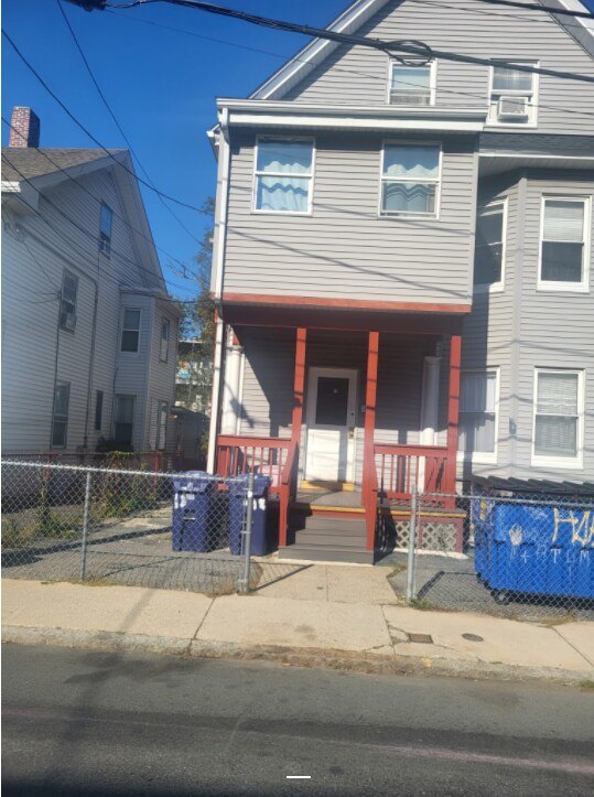 Foto del edificio - 18 Greylock Rd