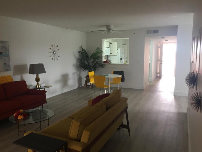 Foto del edificio - 6080 Huntwick Terrace